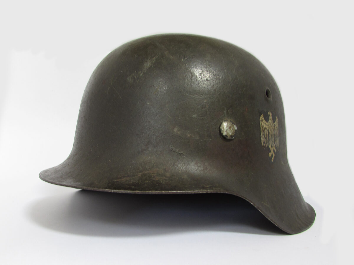 WWII German Single Decal M42 Helmet – ET64 – RJ Militaria